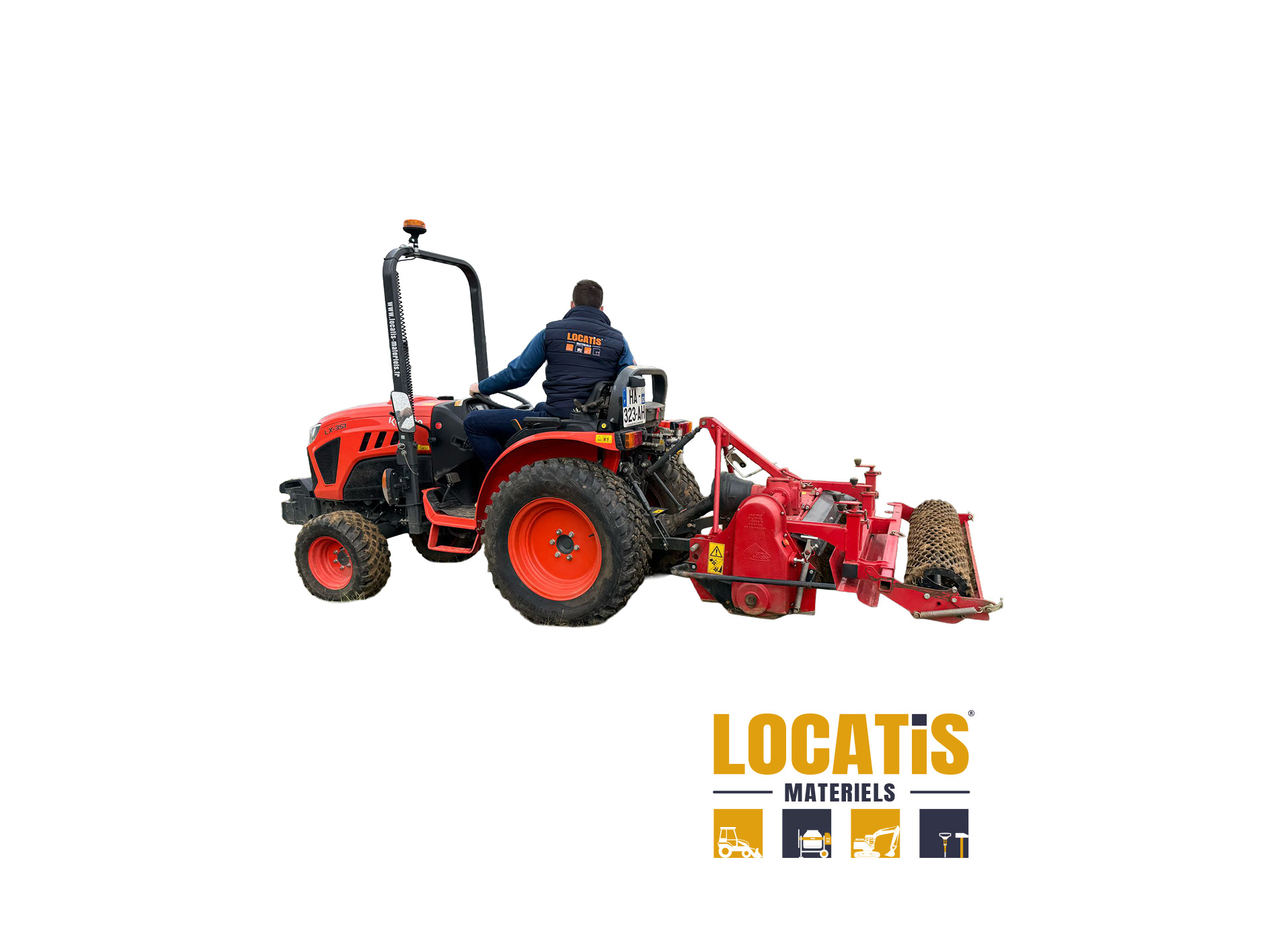Tracteur 36 CV équipé d'un enfouisseur RD 130